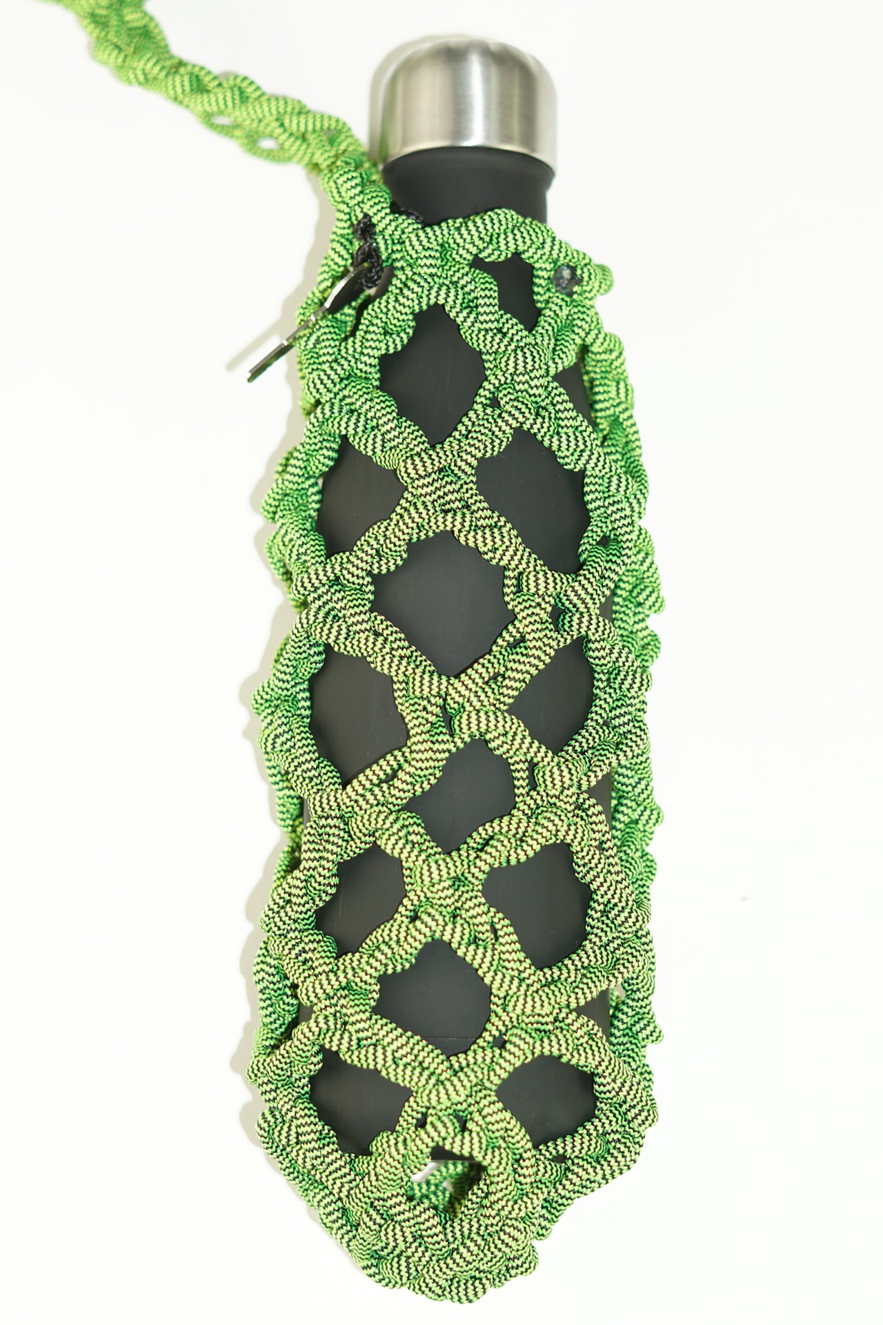 Green water porter made of paracord rope